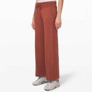EUC Lululemon In The Comfort Zone Pant in Rustic Clay size 12